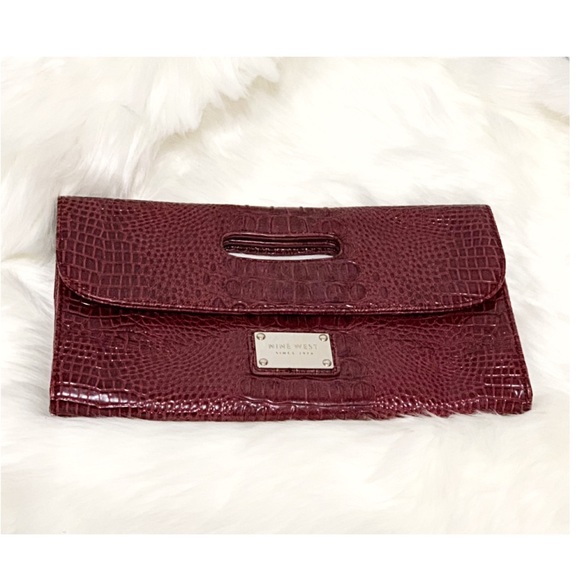 Nine West Gator Embossed Burgundy Red Wine Clutch - Picture 2 of 5